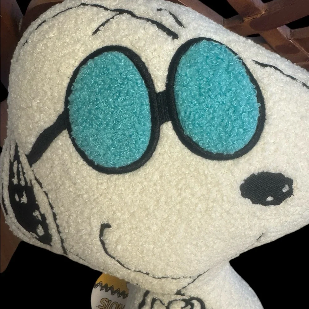 Snoopy decorative pillow with sunglasses